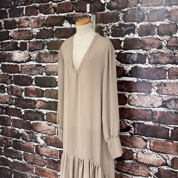Rosche Dress Tan Maxi Long Sleeves V-Neck Pleated Semi Sheer Size Large Brown - Picture 6 of 13